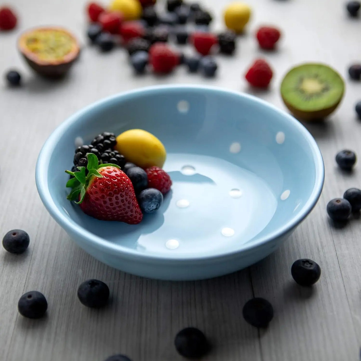 Hignconcerned Polka Dot Ceramic Dinnerware Set for 4