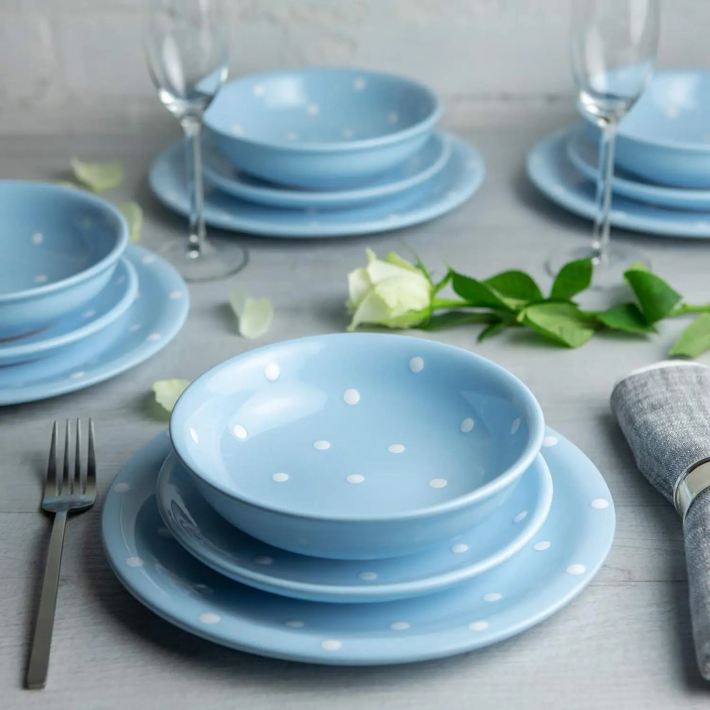 Hignconcerned Polka Dot Ceramic Dinnerware Set for 4