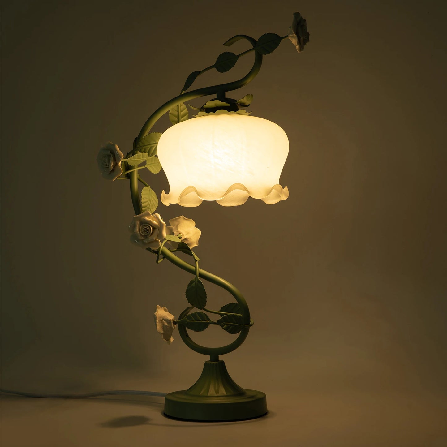LOYALHEARTD Modern Bedside Lamp Flower Petal Reading Lamp