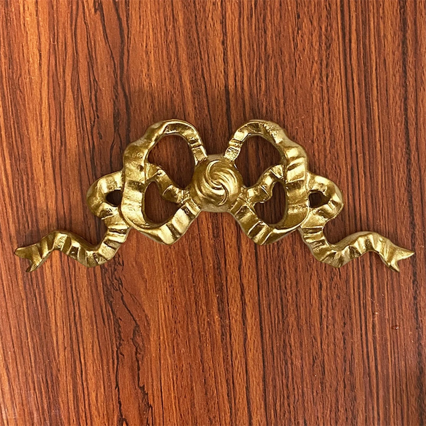 Elegant Resin Bow Wall Decor to Create Mirror Frame Art