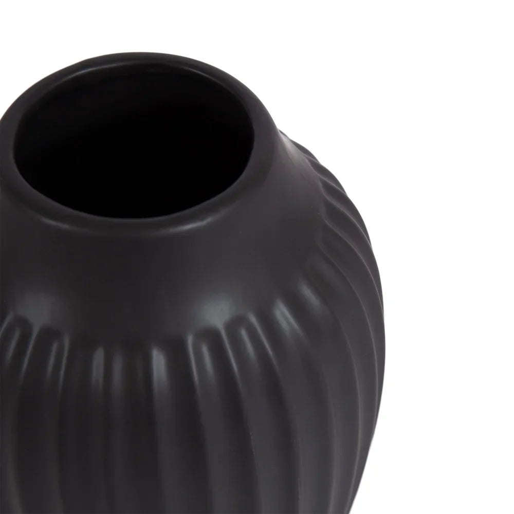 Ribbed Ceramic Curved Vase For Tabletop Decor Gifts